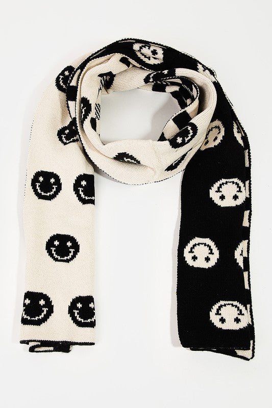 Two Tone Happy Face Print Scarf in Black & White